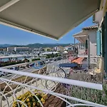 Marina View *